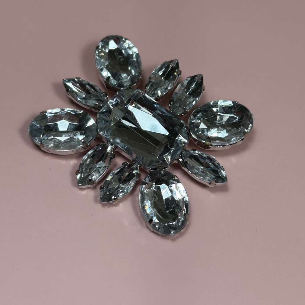 Sparkling Silver Tone Rhinestone Brooch - Picture 2 of 7
